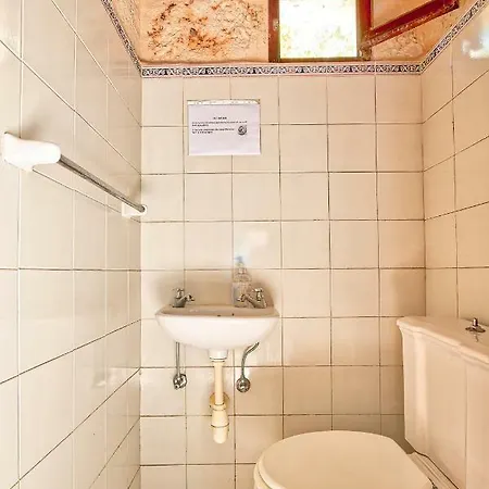 Mel192 - House Of Character - Private Entrance