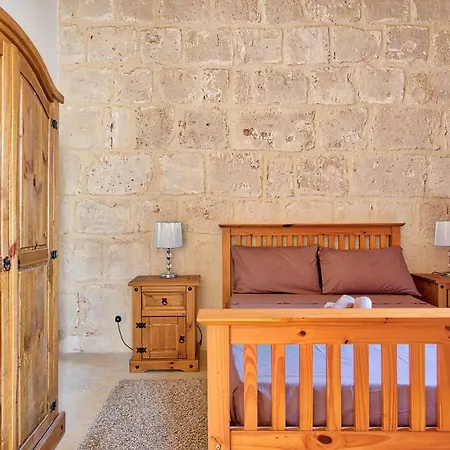 Mel192 - House Of Character - Private Entrance
