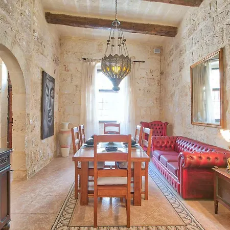 Mel192 - House Of Character - Private Entrance