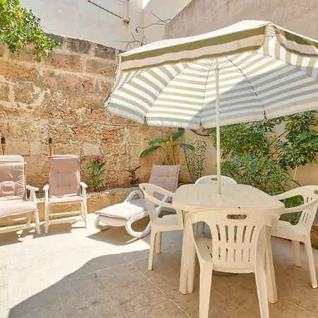 Mel192 - House Of Character - Private Entrance Mellieħa
