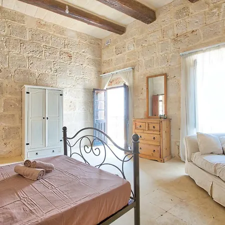 Mel192 - House Of Character - Private Entrance * Mellieħa